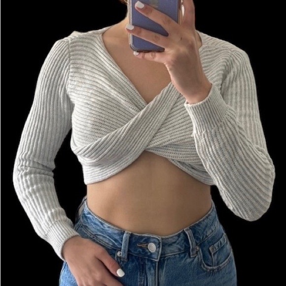 SALE!! Grey crop Garage sweater (reversible).    3 - Picture 3 of 7